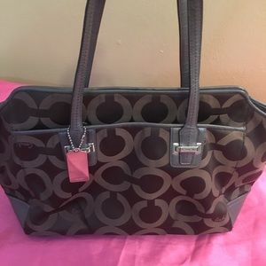 AUTHENTIC COACH TAYLOR OP ART ALEXIS CARRYALL SATCHEL/TOTE BAG